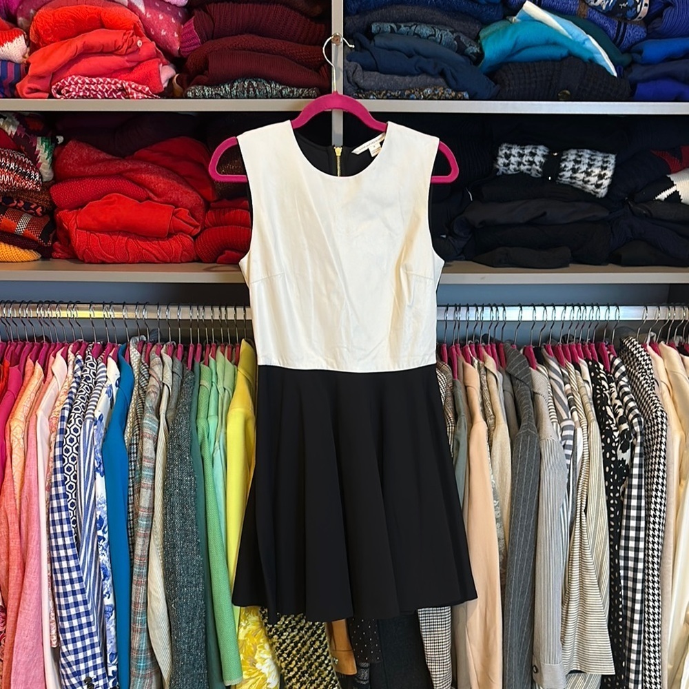 Diane Von Furstenberg white faux leather and black dress size 6